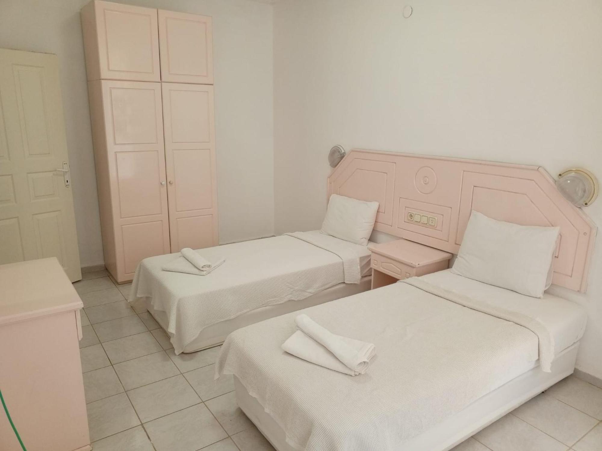 Pembe Koesk Apart Otel Fethiye Exterior photo